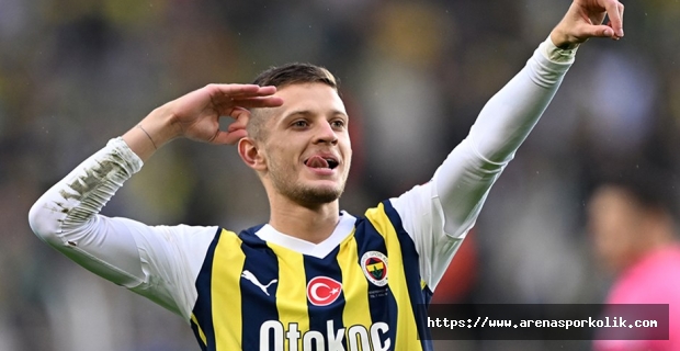 Szymanski, Fenerbahçe Efsanesi Alex'i Yakaladı..!