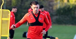 Merih Demiral, Ameliyat Edildi..!