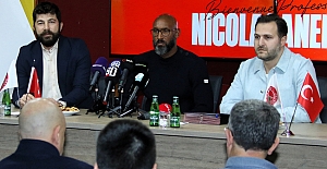 Ve Anelka, Ümraniyespor'a İmzayı Attı..!